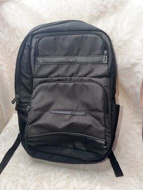Targus Black Men's Laptop Padded Backpack - Professional Everyday Bag